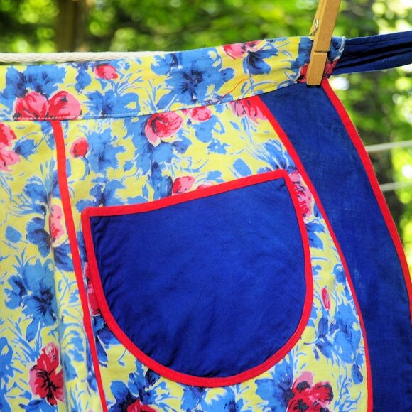 VTG 60s 70s REVERSIBLE Fancy Bright Floral Print Hostess Apron Semi-Circle Shape - Picture 4 of 11